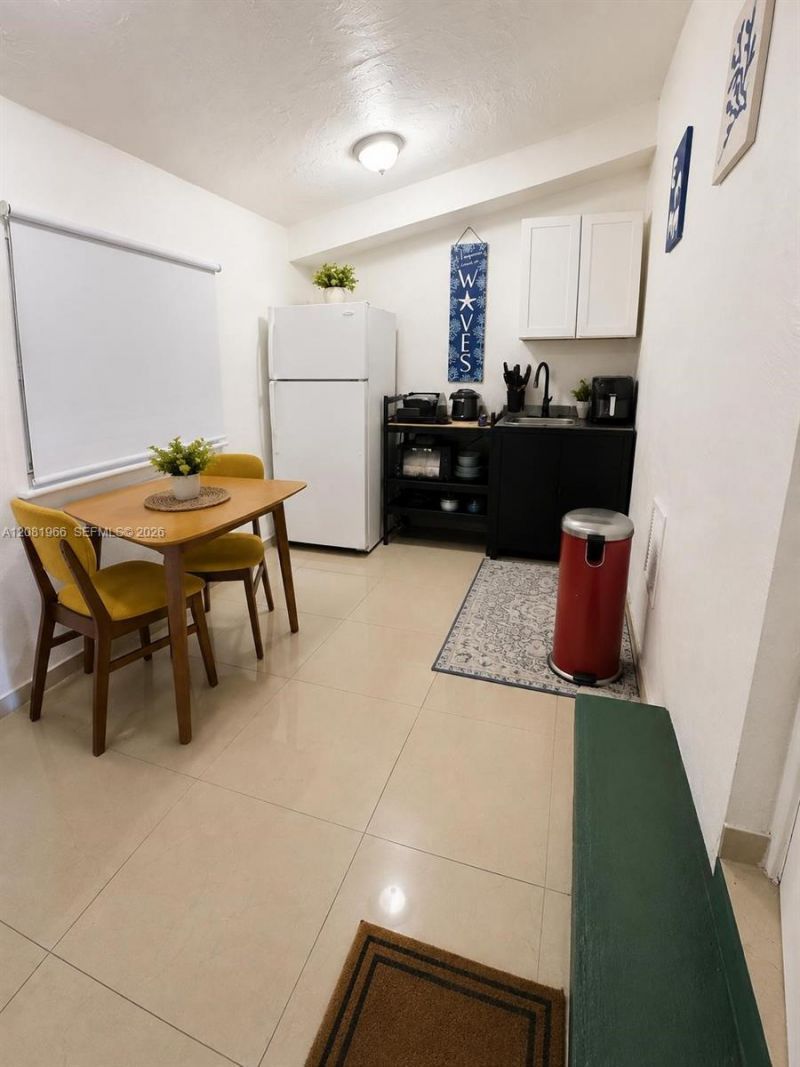 204 SW 7th Ave, Hallandale Beach, FL 33009 Photo