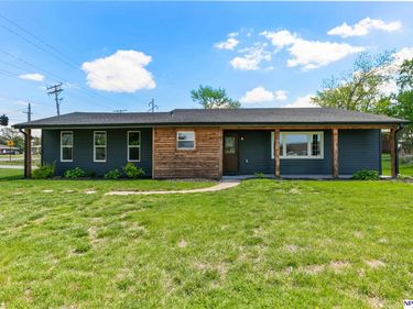 801 S East Street, Valley, NE 68064