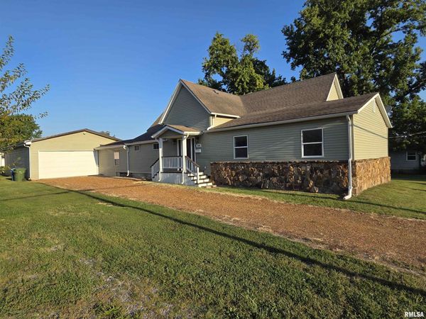 1306 MONROE Avenue, Johnston City, IL 62951