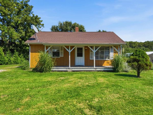 395 S FULTON Street, Banner, IL 61520