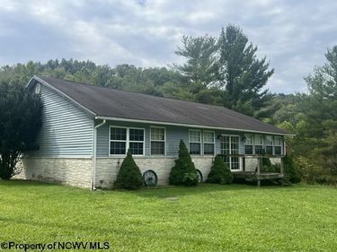 13 Birch Lane, Jane Lew, WV 26378