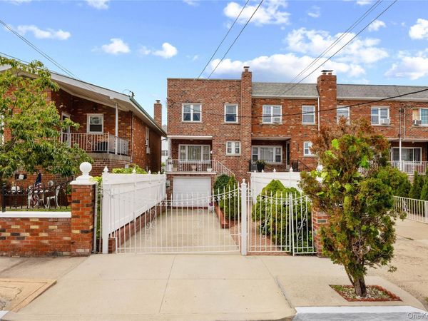 727 Hollywood Avenue , Bronx, NY 10465