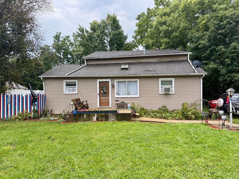 102 Vine Street E, Edison, OH 43320 Photo 1