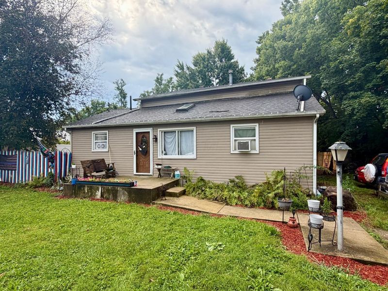 102 Vine Street E, Edison, OH 43320 Photo 3