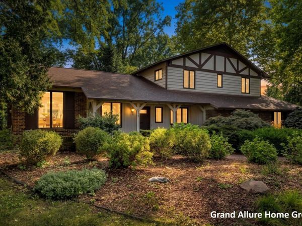 2850 Burritt Street NW, Grand Rapids, MI 49504