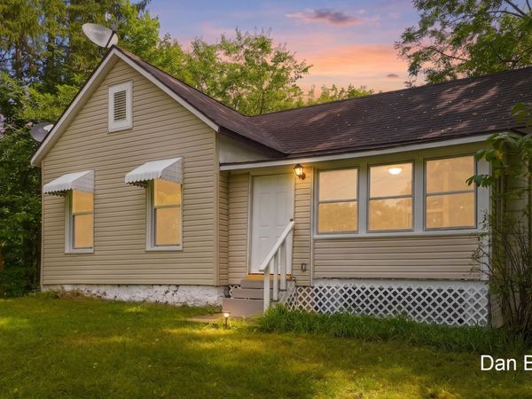 908 S Lafayette Street, Greenville, MI 48838