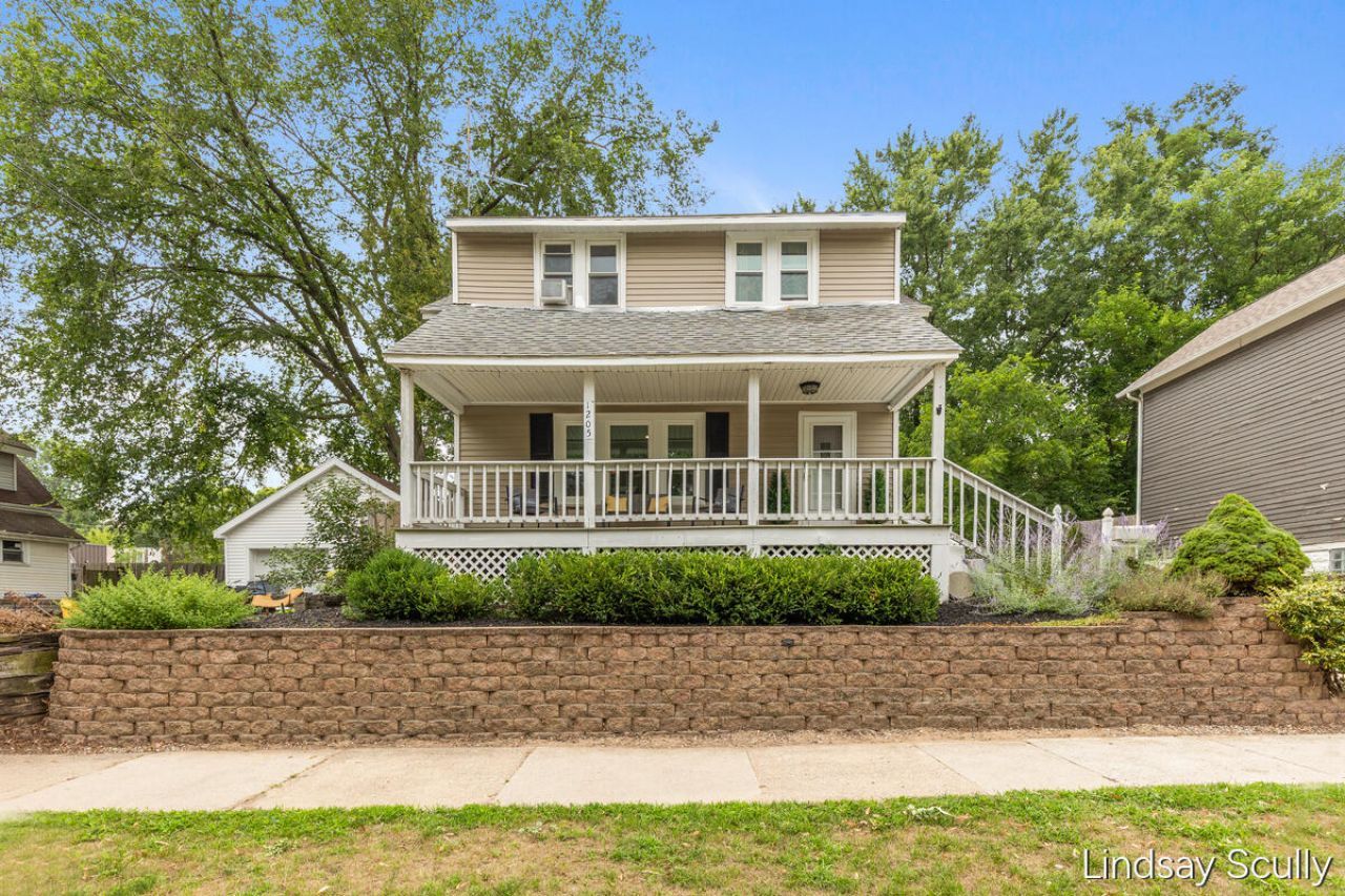 1205 Valley Avenue Nw, Grand Rapids, MI 49504 Main Photo