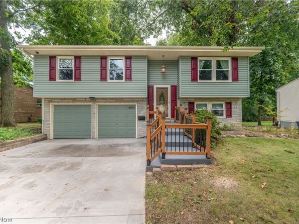 4851 Woodridge Drive, Youngstown, OH 44515