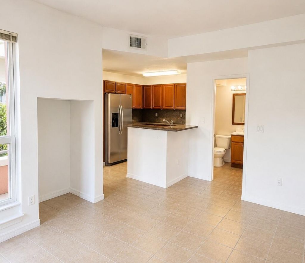 906 SW 143rd Avenue, Unit 2005, Pembroke Pines, FL 33027 Photo