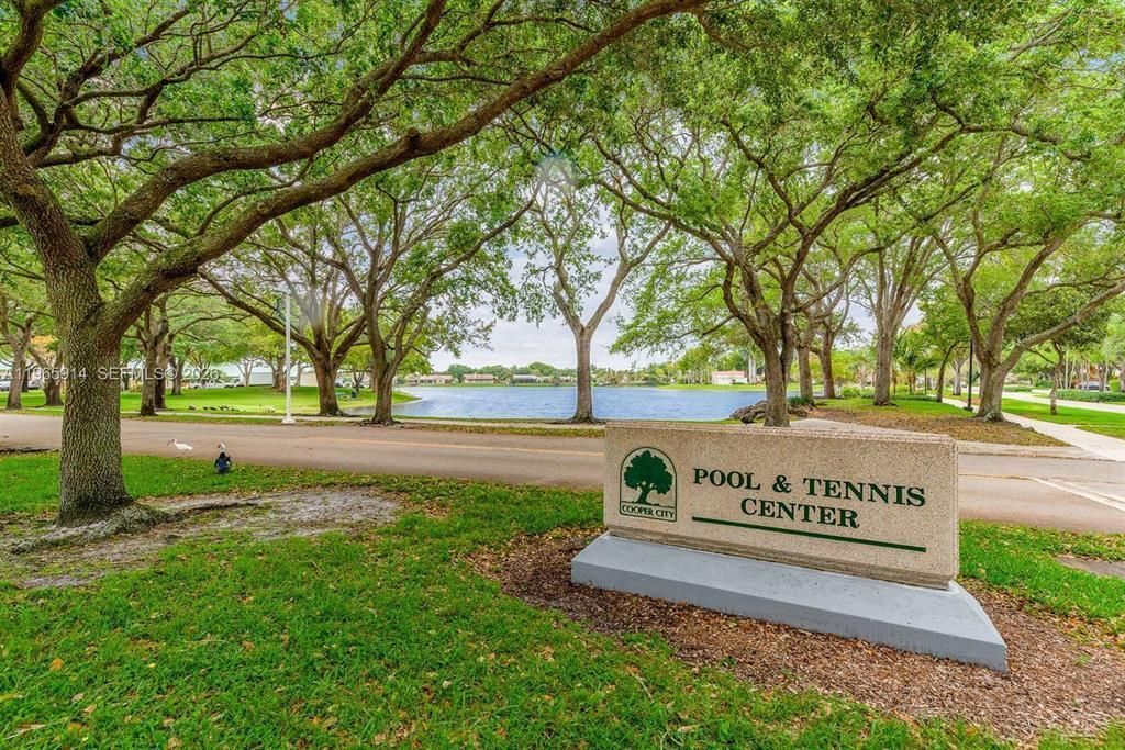 6 Chestnut Circle, Cooper City, FL 33026 Photo