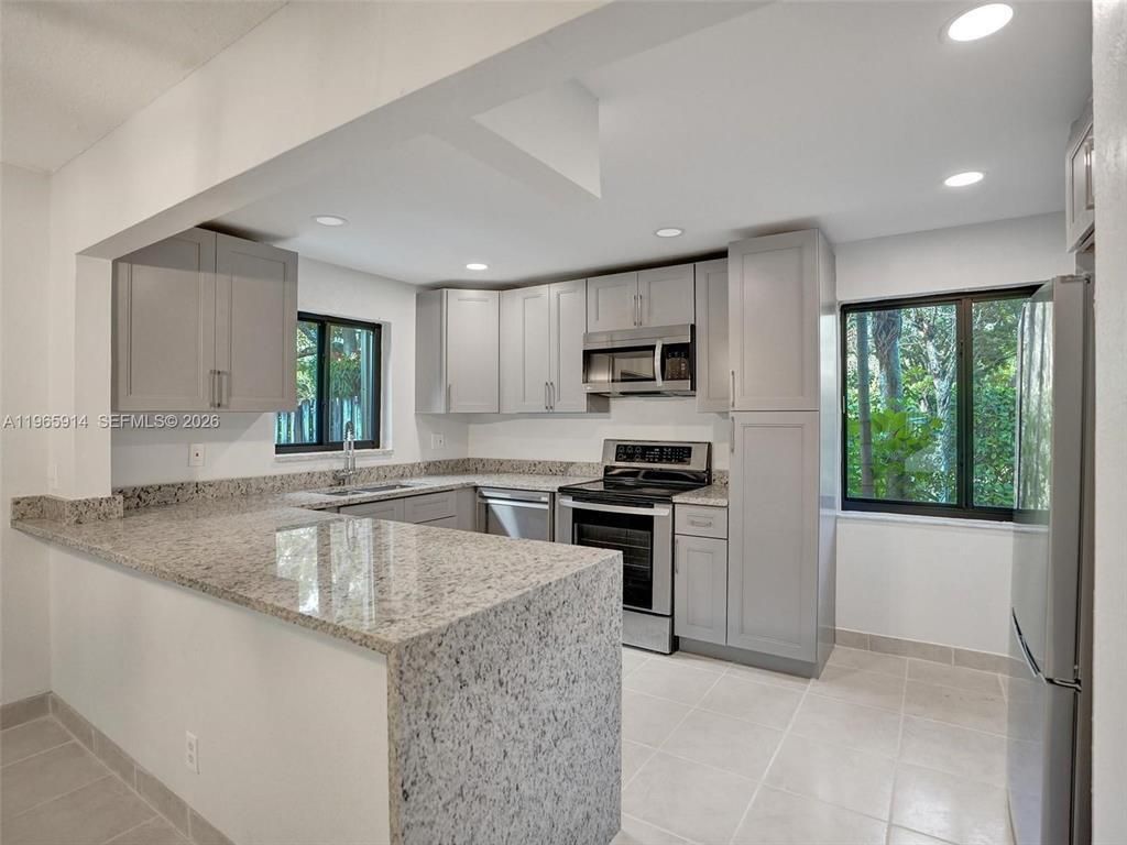 6 Chestnut Circle, Cooper City, FL 33026 Photo