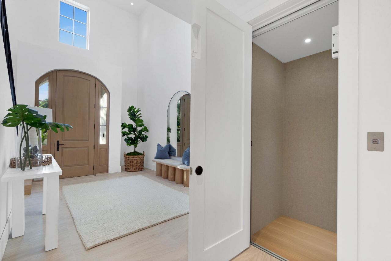 2219 Ibis Isle Road E, Palm Beach, FL 33480 Photo