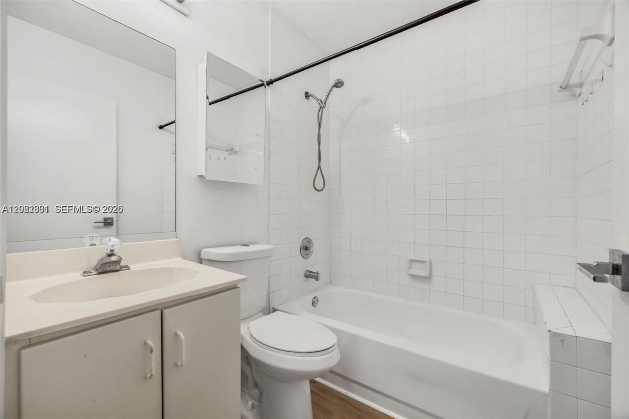 8421 SW 209th St, Unit 8421, Cutler Bay, FL 33189 Photo