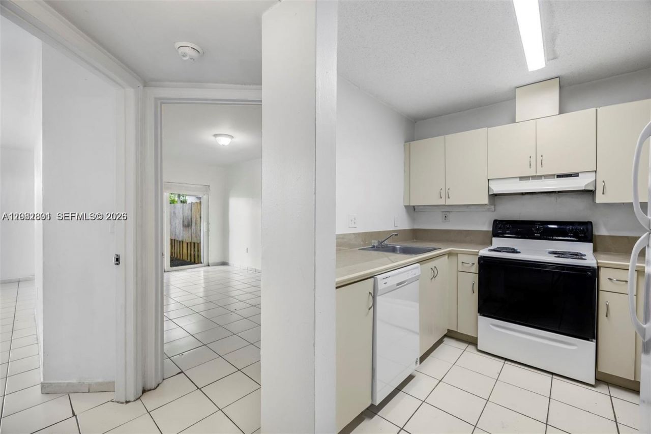 8421 SW 209th St, Unit 8421, Cutler Bay, FL 33189 Photo