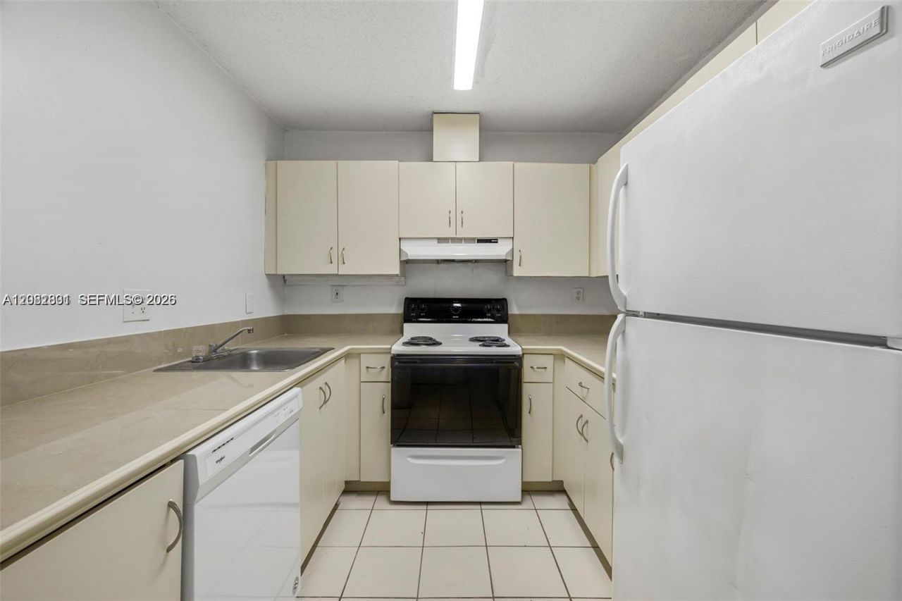8421 SW 209th St, Unit 8421, Cutler Bay, FL 33189 Photo