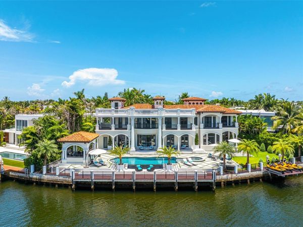 498 N Parkway Pkwy , Golden Beach, FL 33160