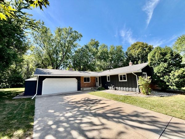 410 Betty Lane, West Saint Paul, MN 55118