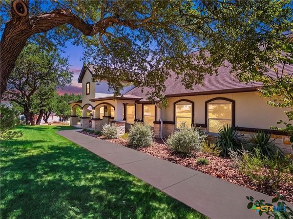 1711 Mountain Springs , Canyon Lake, TX 78133