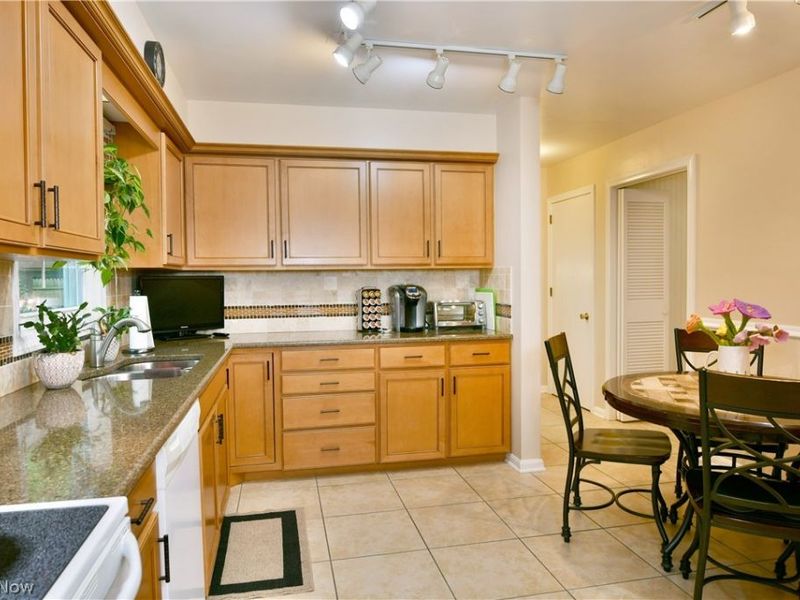 5841 Sampson Drive, Girard, OH 44420 Photo 13