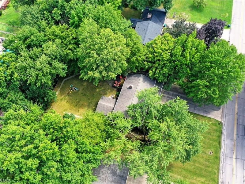 5841 Sampson Drive, Girard, OH 44420 Photo 2