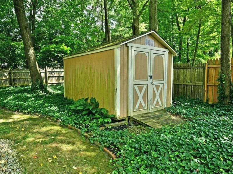 5841 Sampson Drive, Girard, OH 44420 Photo 48