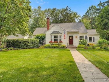 57 Lombardy Lane, Hamburg, NY 14075