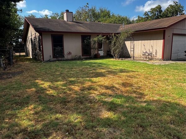 500 Hosack ST , Taylor, TX 76574