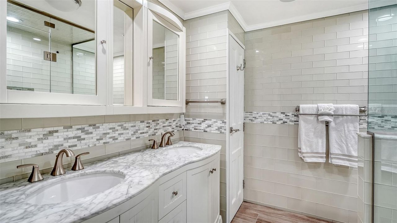 1100 Benjamin Franklin Drive, Unit 204, Sarasota, FL 34236 Photo