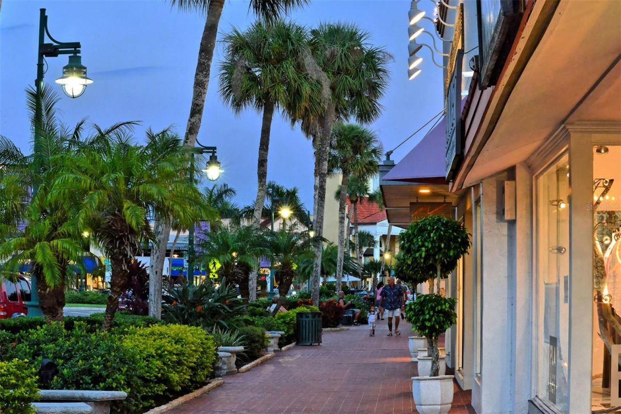 1100 Benjamin Franklin Drive, Unit 204, Sarasota, FL 34236 Photo