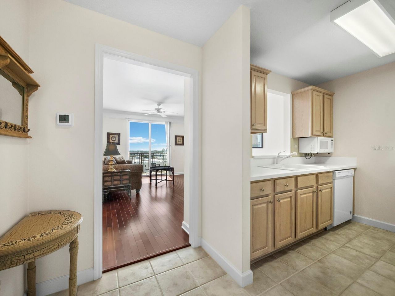 750 N Tamiami Trail, Unit 906, Sarasota, FL 34236 Photo