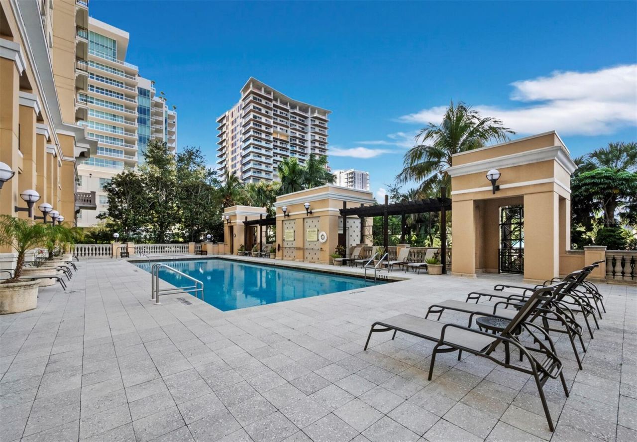 750 N Tamiami Trail, Unit 906, Sarasota, FL 34236 Photo