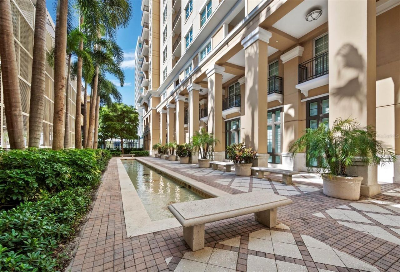 750 N Tamiami Trail, Unit 906, Sarasota, FL 34236 Photo