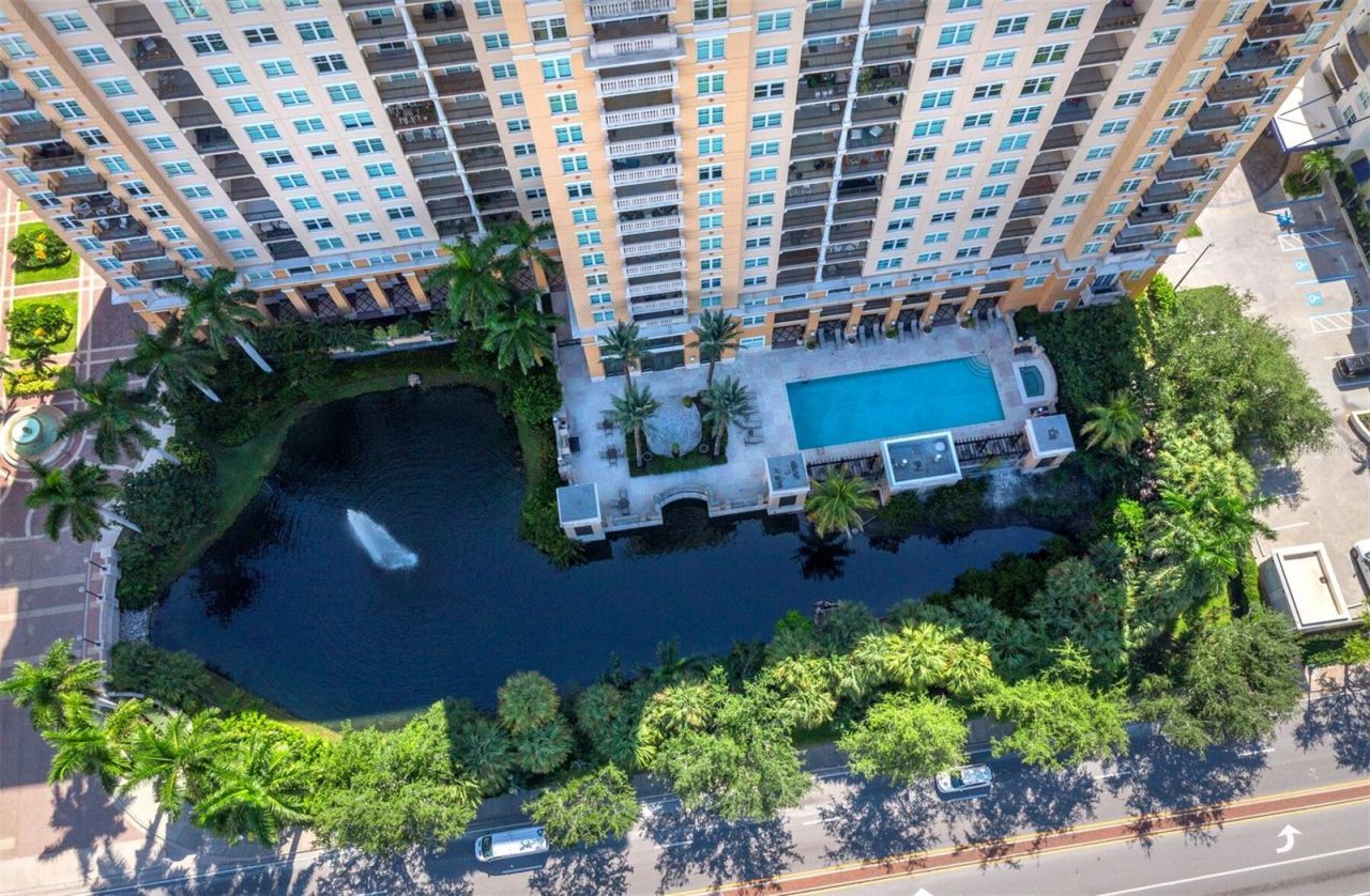 750 N Tamiami Trail, Unit 906, Sarasota, FL 34236 Photo