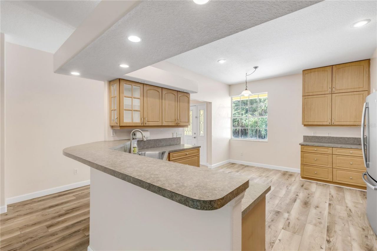 830 S Duss Street, New Smyrna Beach, FL 32168 Photo