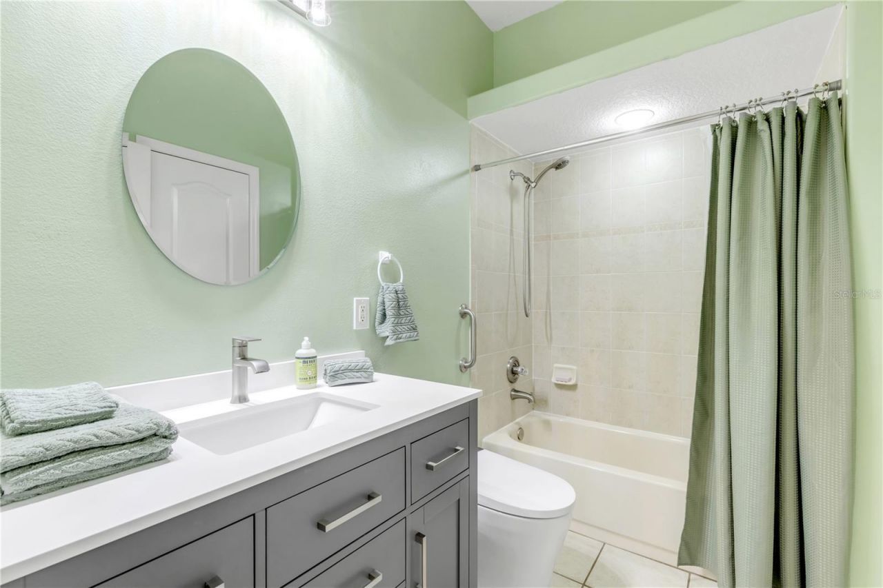 830 S Duss Street, New Smyrna Beach, FL 32168 Photo