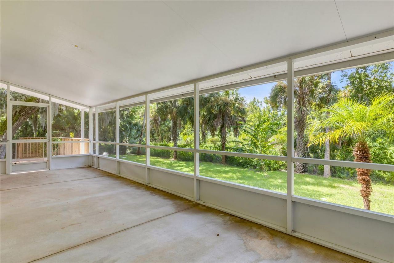 830 S Duss Street, New Smyrna Beach, FL 32168 Photo