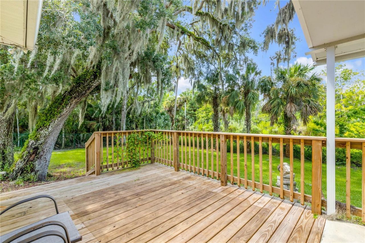 830 S Duss Street, New Smyrna Beach, FL 32168 Photo