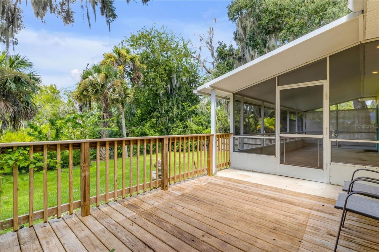 830 S Duss Street, New Smyrna Beach, FL 32168 Photo