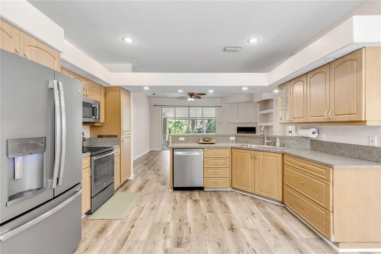830 S Duss Street, New Smyrna Beach, FL 32168 Photo