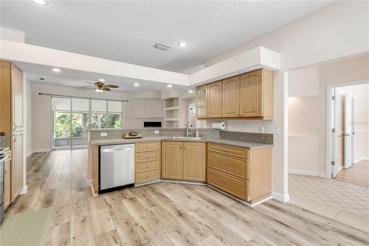 830 S Duss Street, New Smyrna Beach, FL 32168 Photo