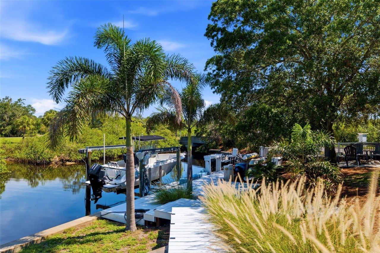 1102 Marina Drive, Tarpon Springs, FL 34689 Photo