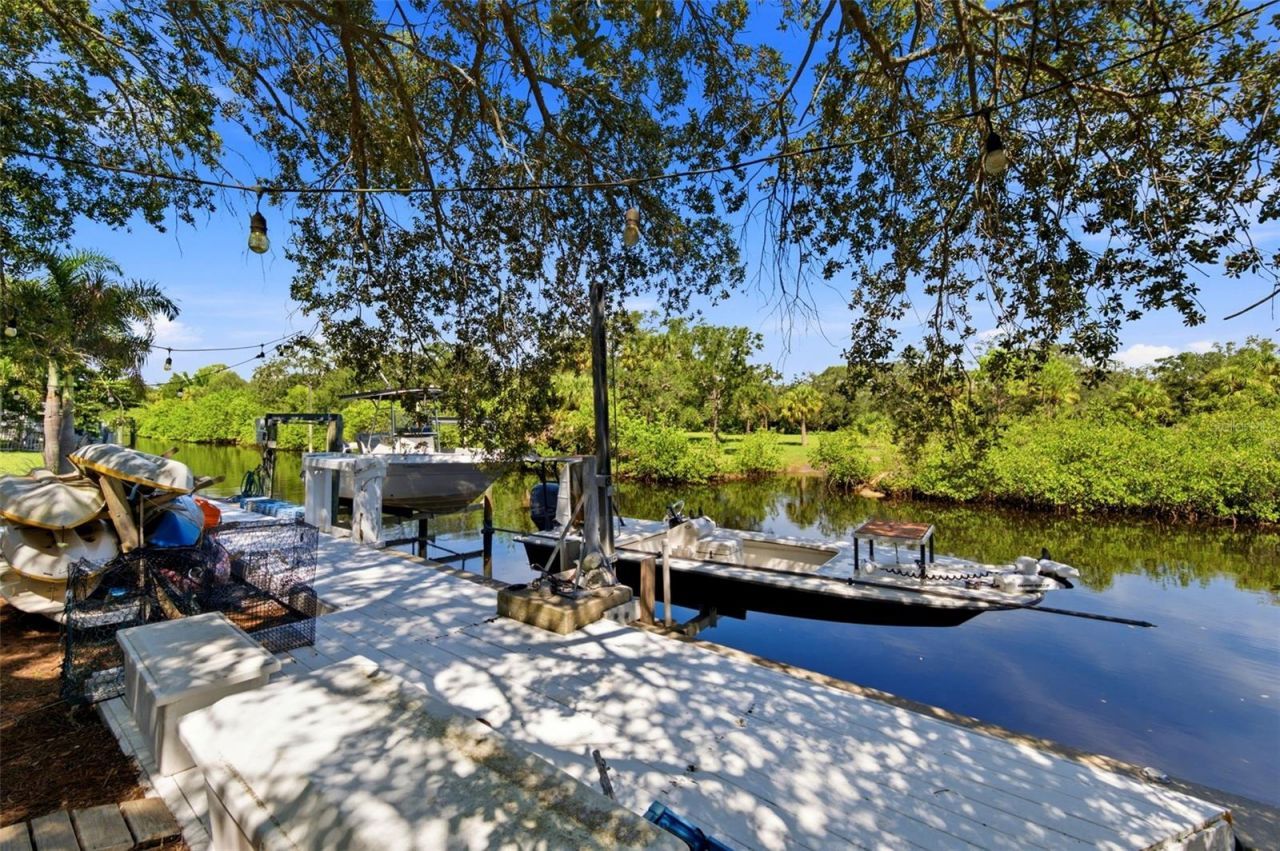 1102 Marina Drive, Tarpon Springs, FL 34689 Photo