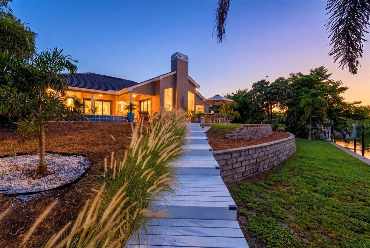 1102 Marina Drive, Tarpon Springs, FL 34689 Photo