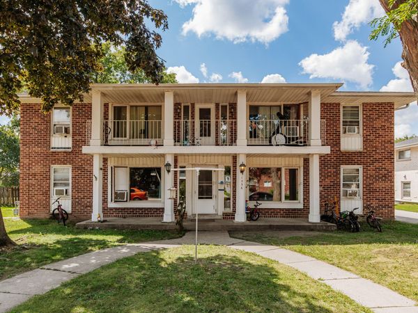 1536 David Ln, Waukesha, WI 53189