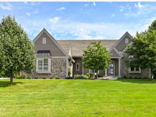 W174N7452 Wilson Dr, Menomonee Falls, WI 53051