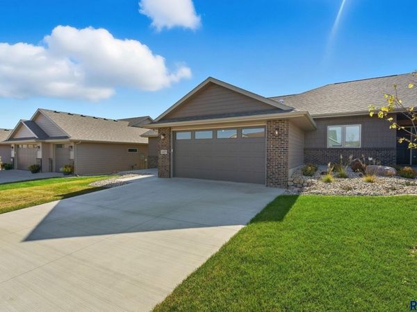 2427 E Joshua Cir, Sioux Falls, SD 57108