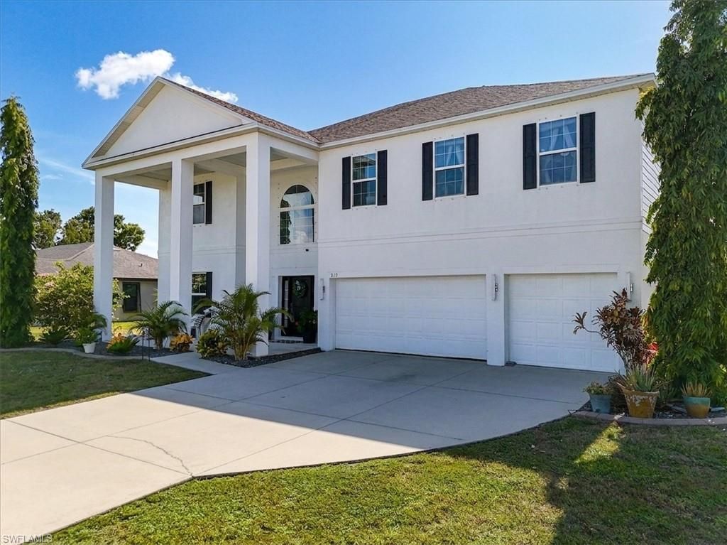 812 SW 11th Ct, Cape Coral, FL 33991 Photo