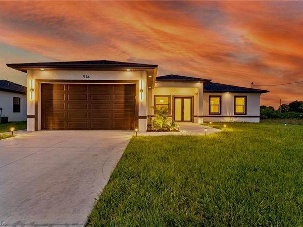 914 Manresa AVE S, LEHIGH ACRES, FL 33974