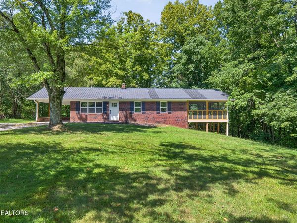 5021 Eagles Cove Rd, Byrdstown, TN 38549