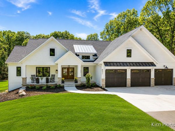 8571 Young Avenue NE, Rockford, MI 49341